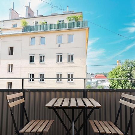 Beautiful 2-Bedroom Apartment Near Schoenbrunn Wien Eksteriør billede