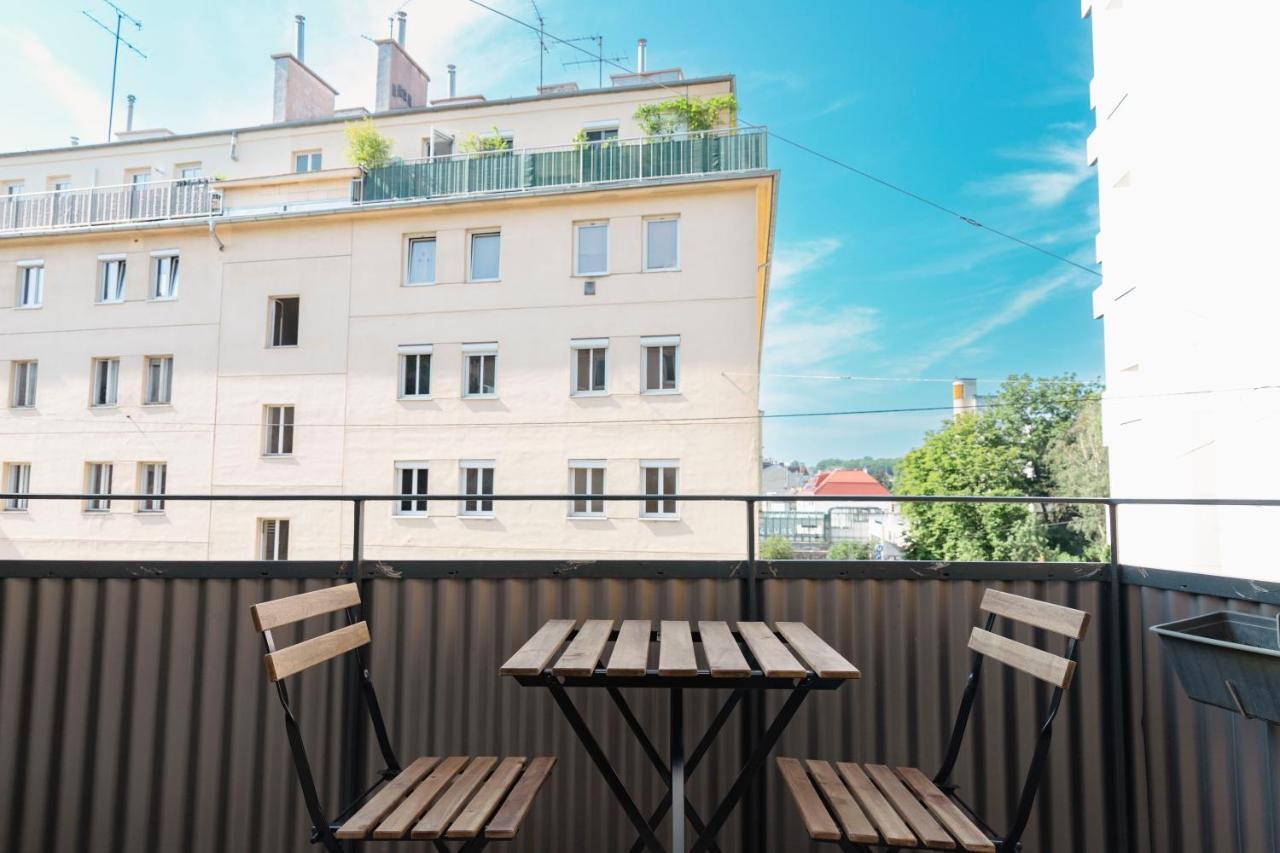 Beautiful 2-Bedroom Apartment Near Schoenbrunn Wien Eksteriør billede