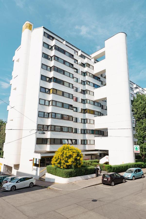 Beautiful 2-Bedroom Apartment Near Schoenbrunn Wien Eksteriør billede